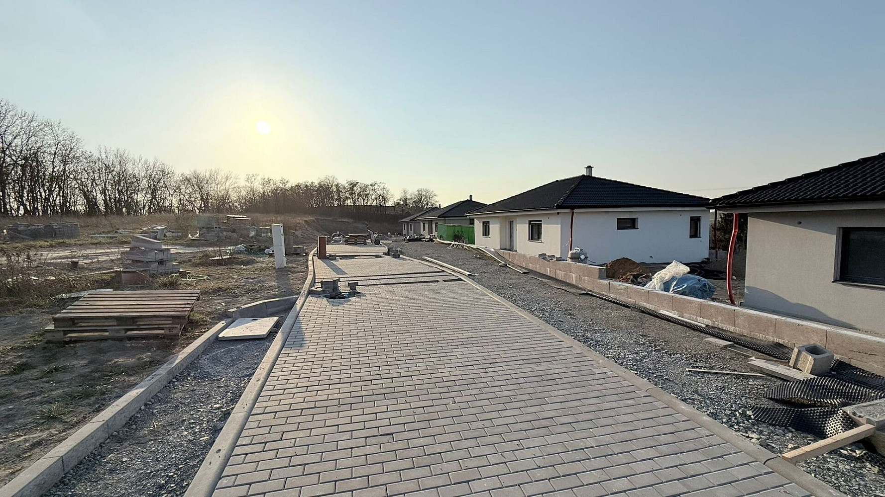 Prodej stavebního pozemku 1 111 m² – pohled 4