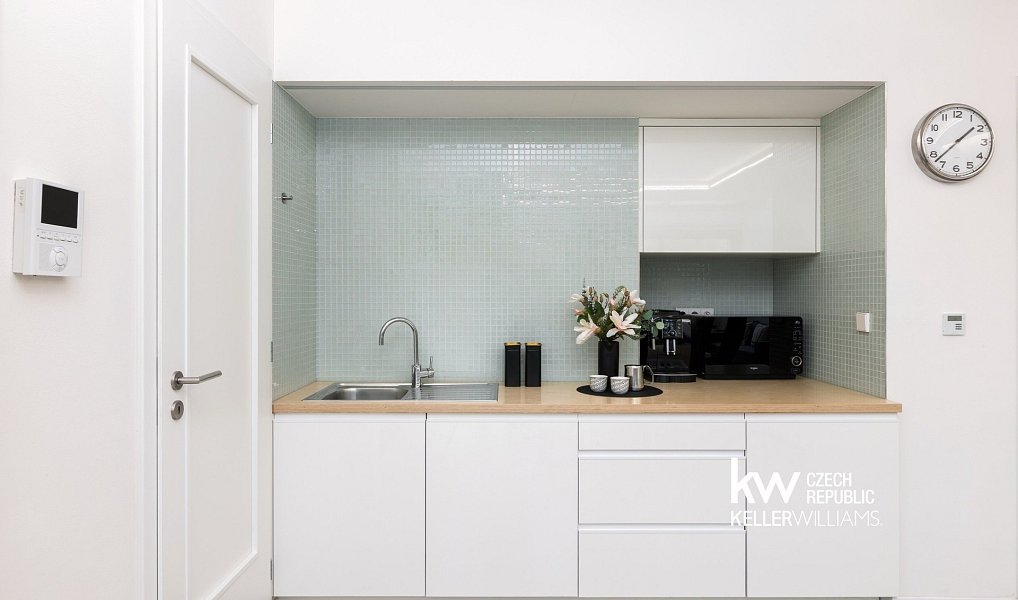 Prodej obchodních prostor 204 m², Praha – náhled fotky 21