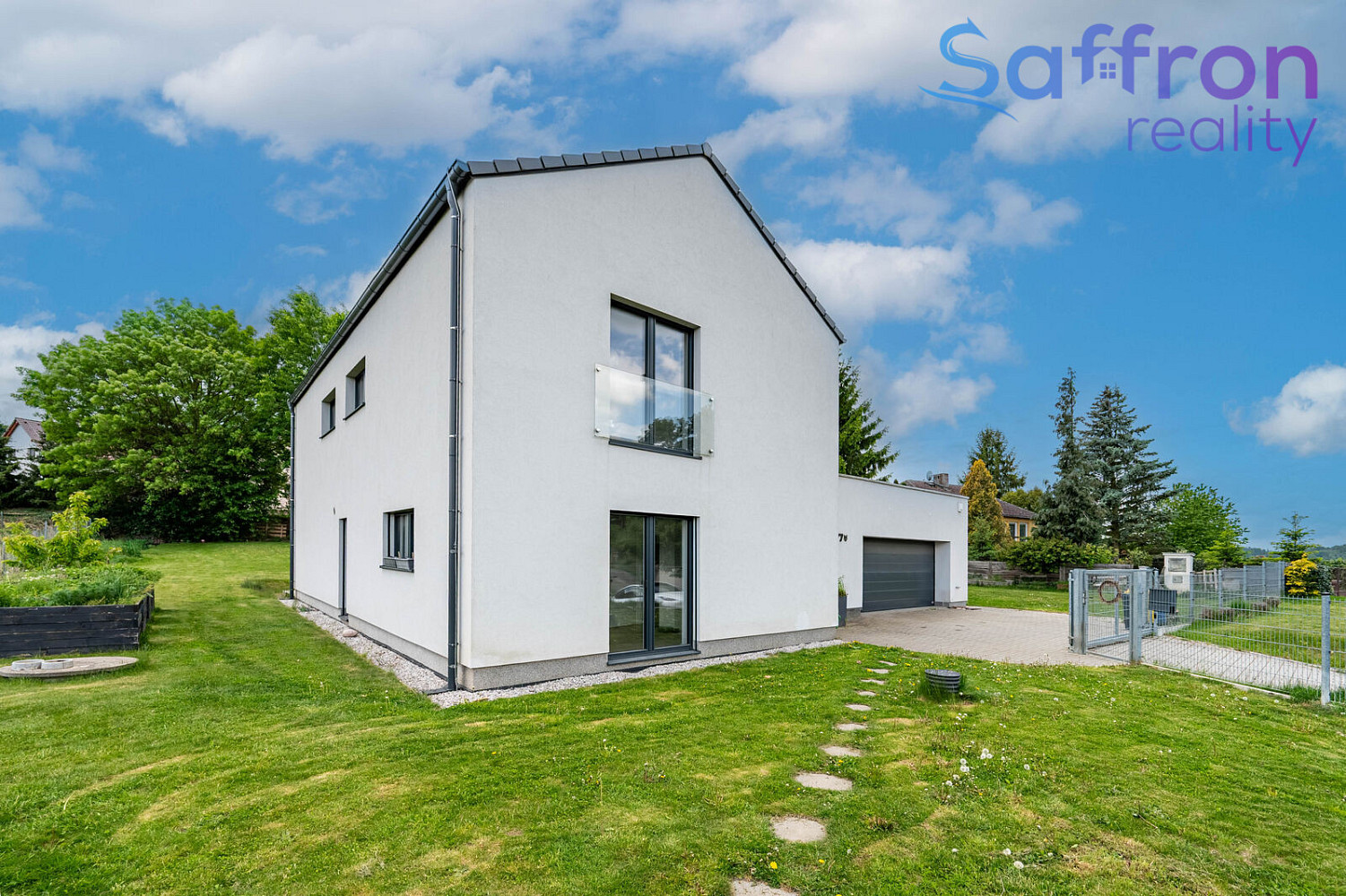 Prodej domu 241 m² s pozemkem 1 469 m² – fotografie 2