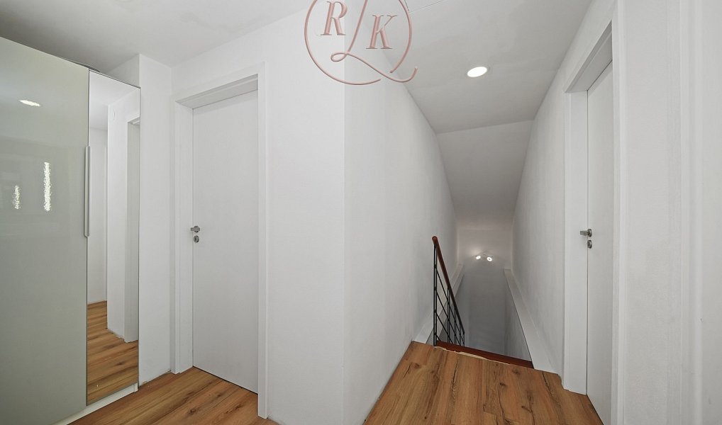 Prodej domu 260 m² s pozemkem 1 550 m², Dolní Kounice – náhled fotky 27