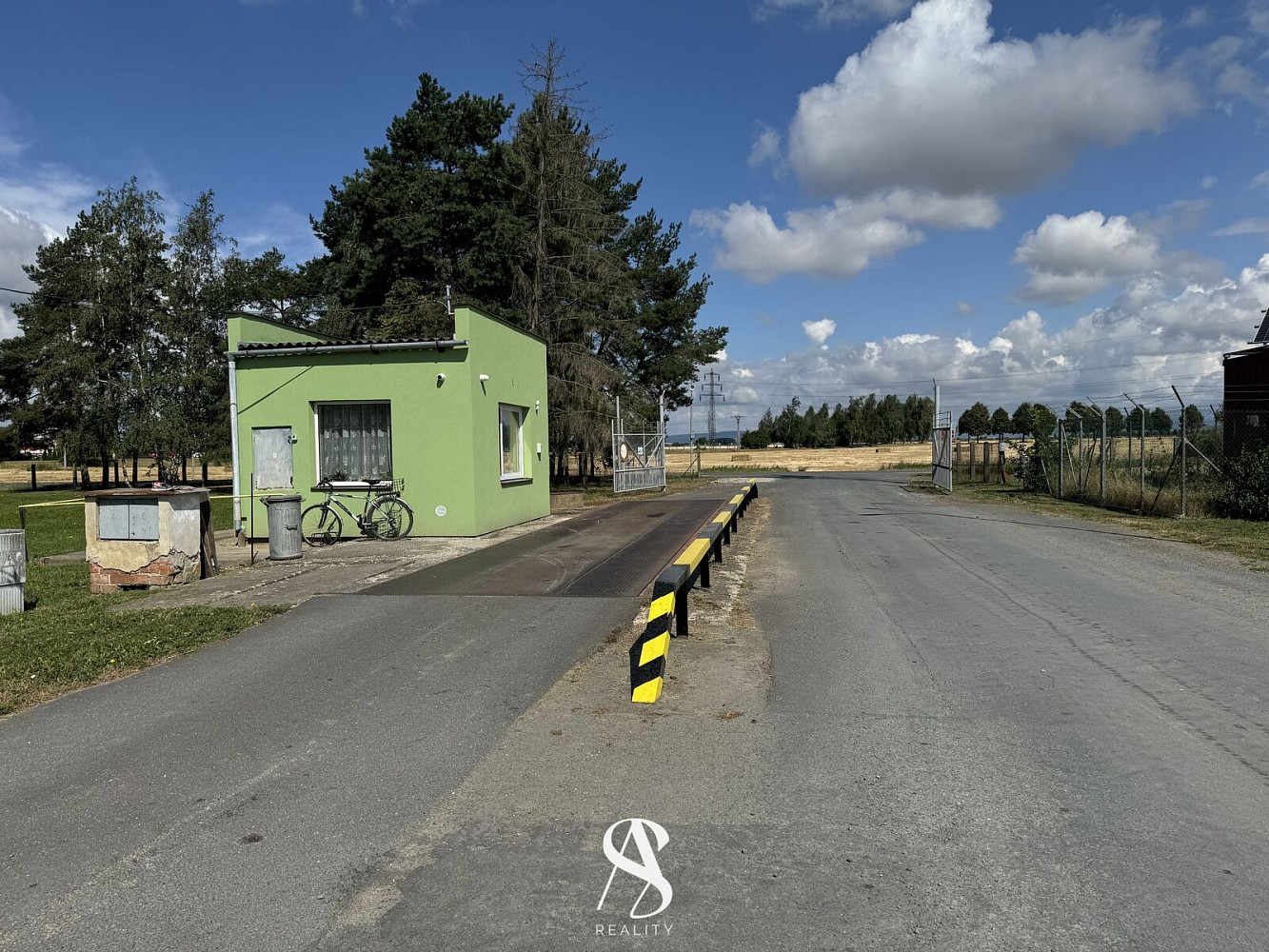 Pronájem garáže (18 m2) pňovice — photo 3