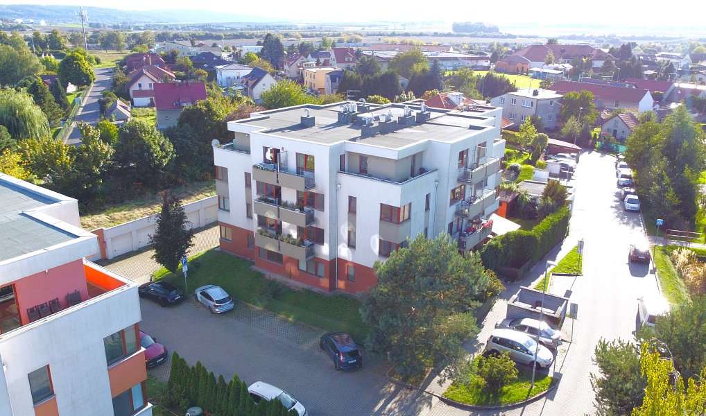 Prodej bytu 3+kk 95 m², Jesenice – náhled fotky 34