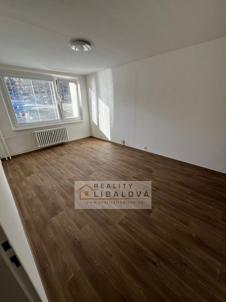 Pronájem bytu 2+kk 40 m² — photo 2
