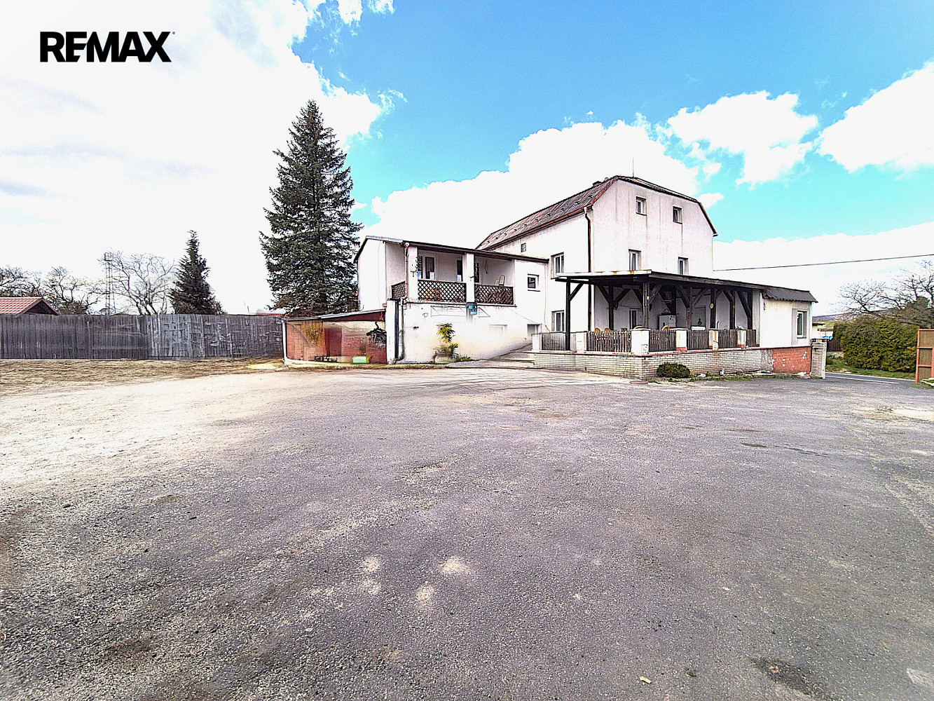 Prodej ubytovacího objektu 450 m² – fotografie 2
