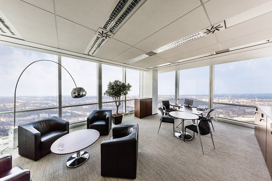 Pronájem kanceláře 372 m² – fotografie 2