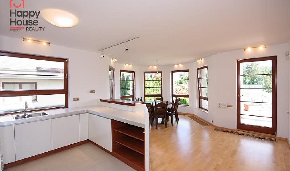 Pronájem domu 310 m² s pozemkem 910 m², Praha – náhled fotky 8