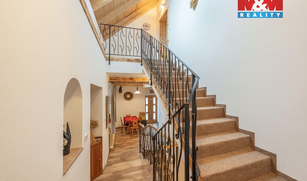 Prodej domu 217 m² s pozemkem 2 450 m², Benešov nad Černou – náhled fotky 4