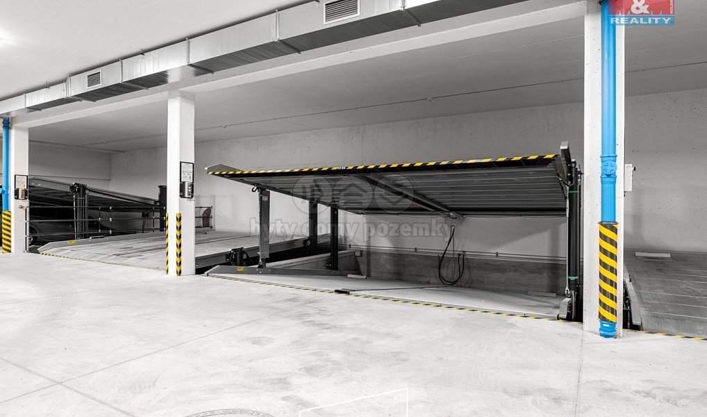 Pronájem garážového stání, 15 m2, Plzeň, ul. Na Jíkalce, Plzeň – fotka 1 z 6