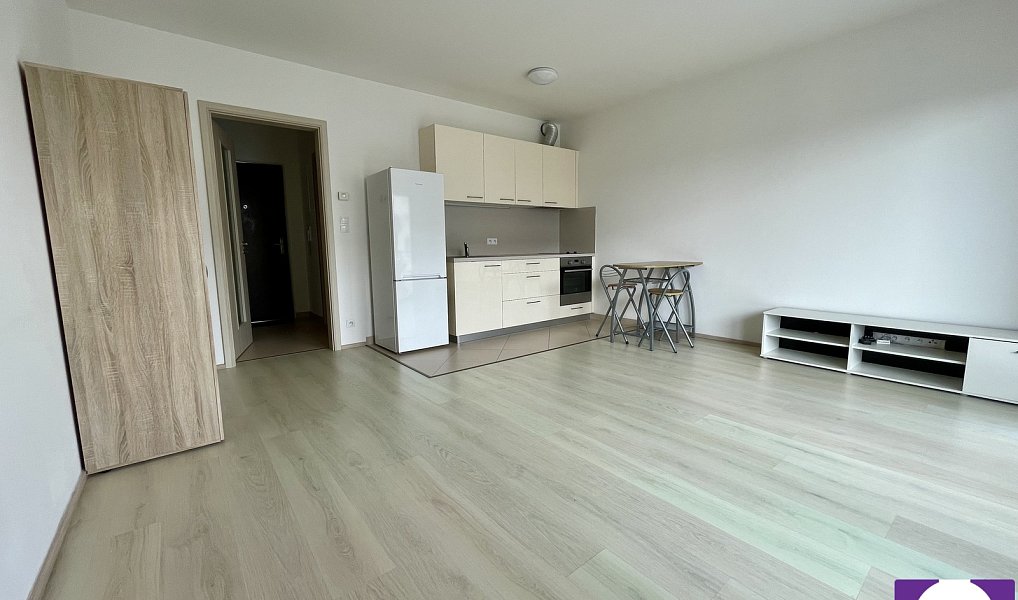 Prodej bytu 1+kk 40 m², Praha – náhled fotky 3