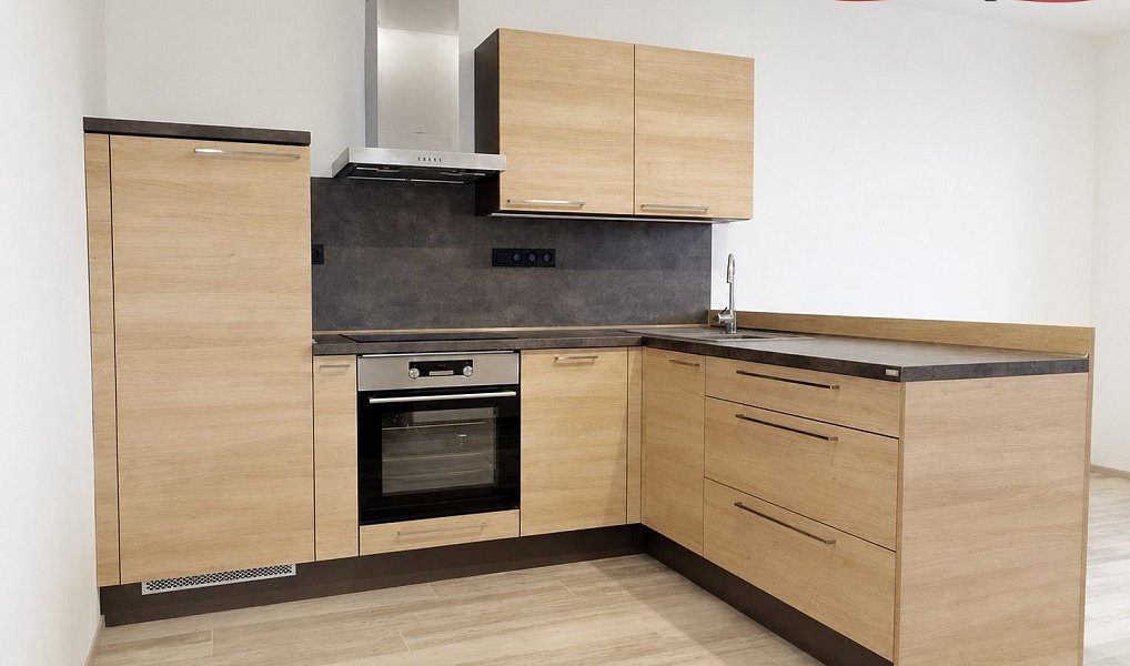 Pronájem bytu 3+kk 72 m², Jičín – náhled fotky 2