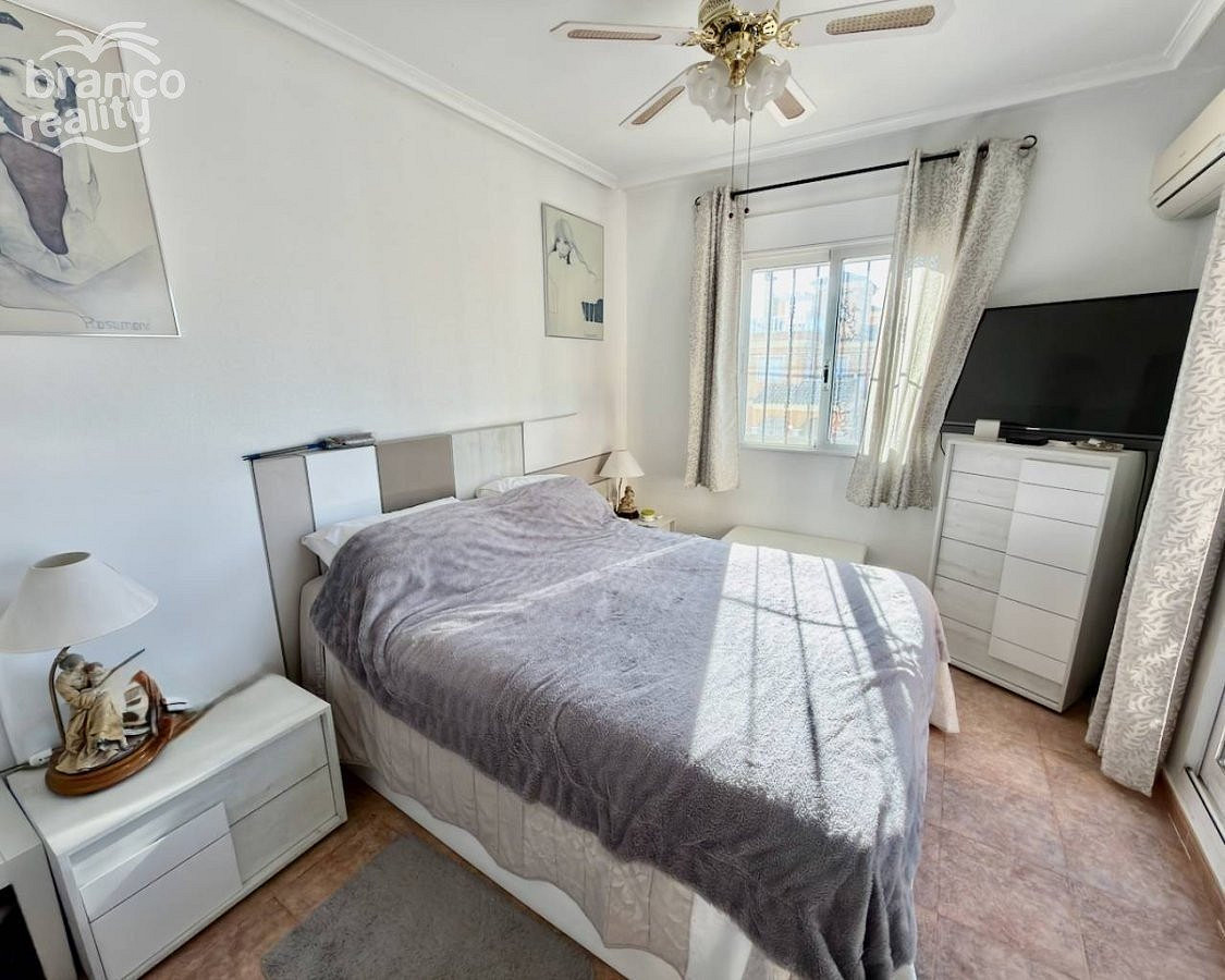 Prodej domu 180 m² s pozemkem 200 m² - Widok 5