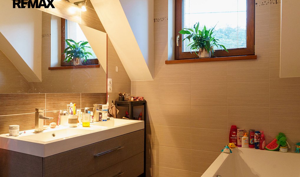 Prodej domu 164 m² s pozemkem 1 451 m², Obora – náhled fotky 27