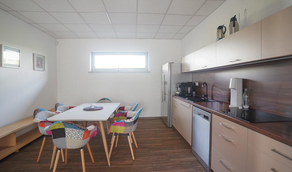 Pronájem výrobních prostor 420 m², Bystřany – náhled fotky 8