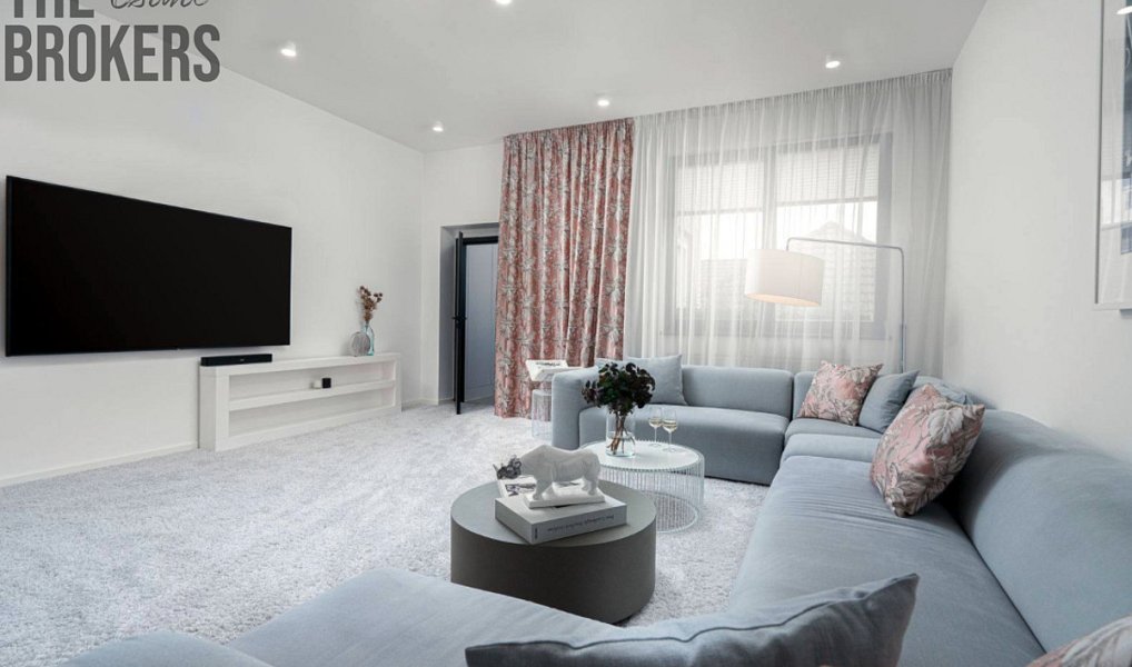 Pronájem bytu 4+kk 170 m², Praha – náhled fotky 7