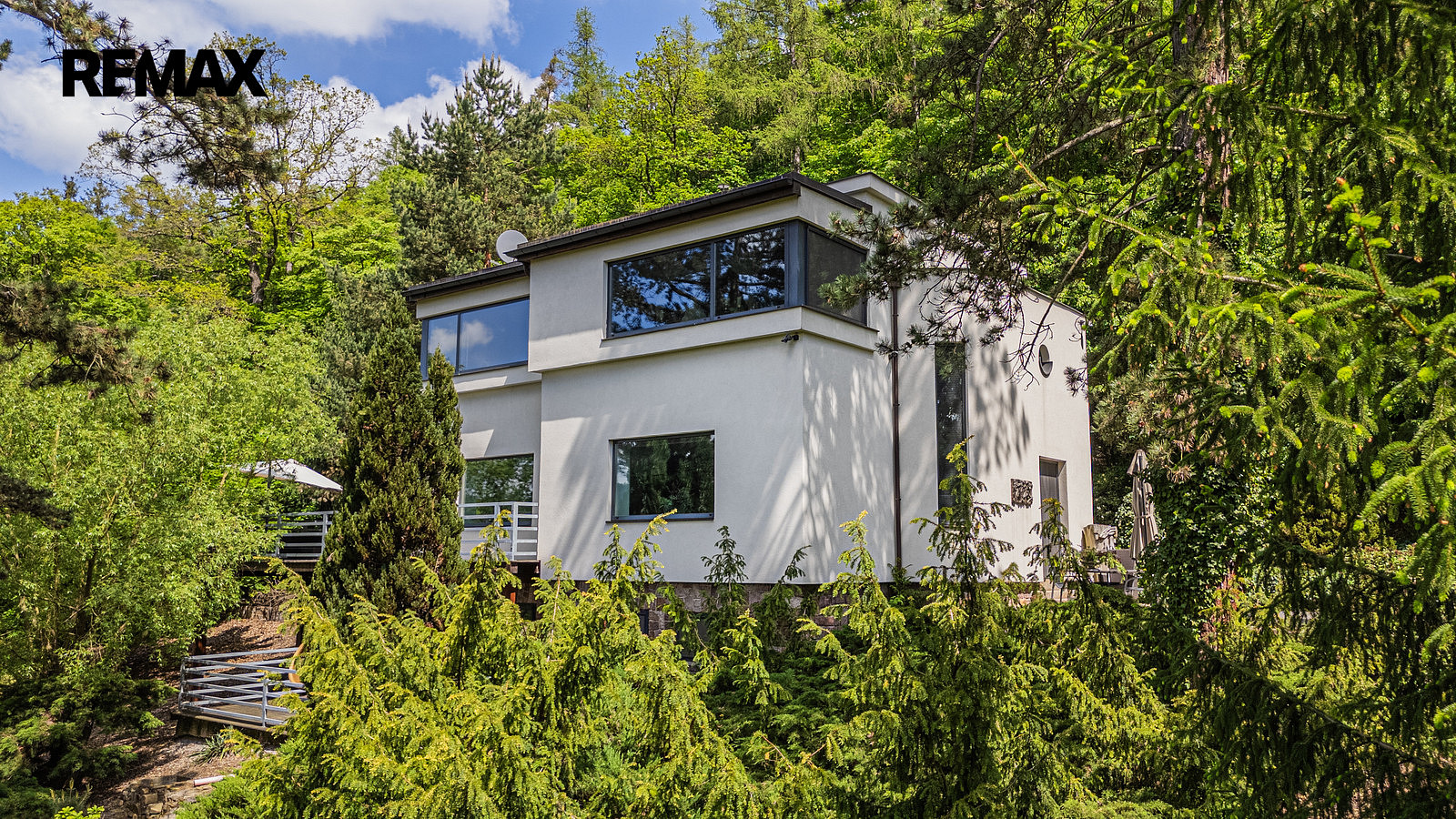 Prodej domu 228 m² s pozemkem 4 472 m²