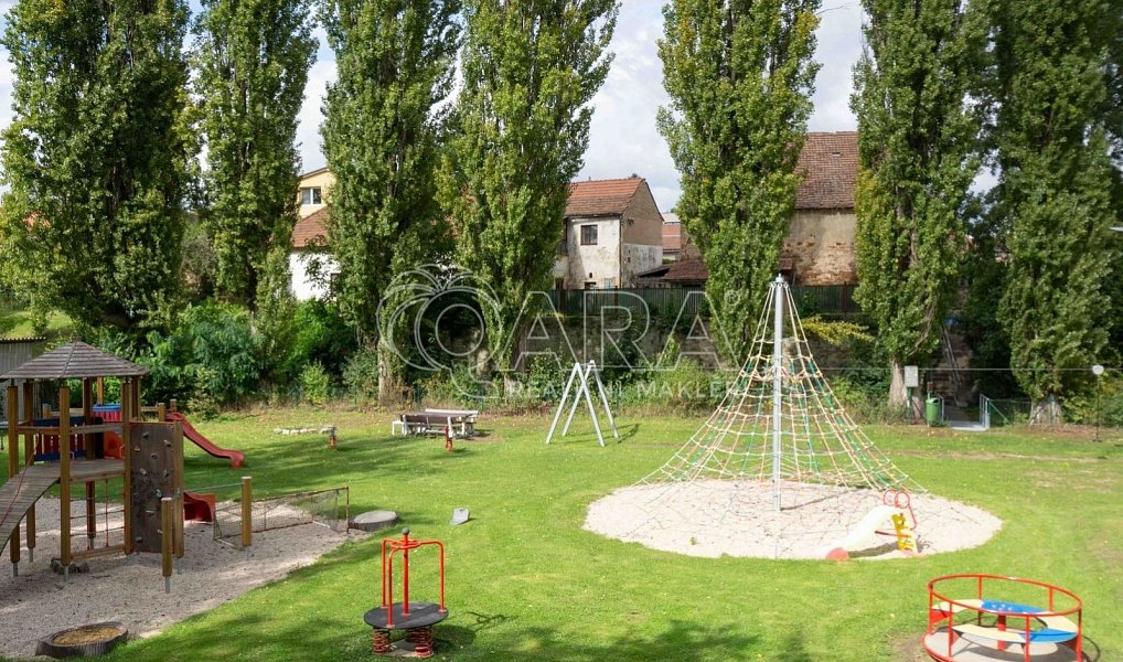Prodej domu 200 m² s pozemkem 1 769 m², Zápy – náhled fotky 27