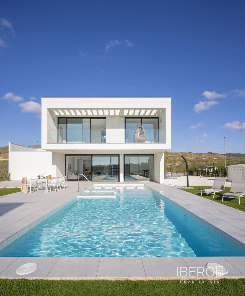 Prodej domu 246 m² s pozemkem 1 000 m²