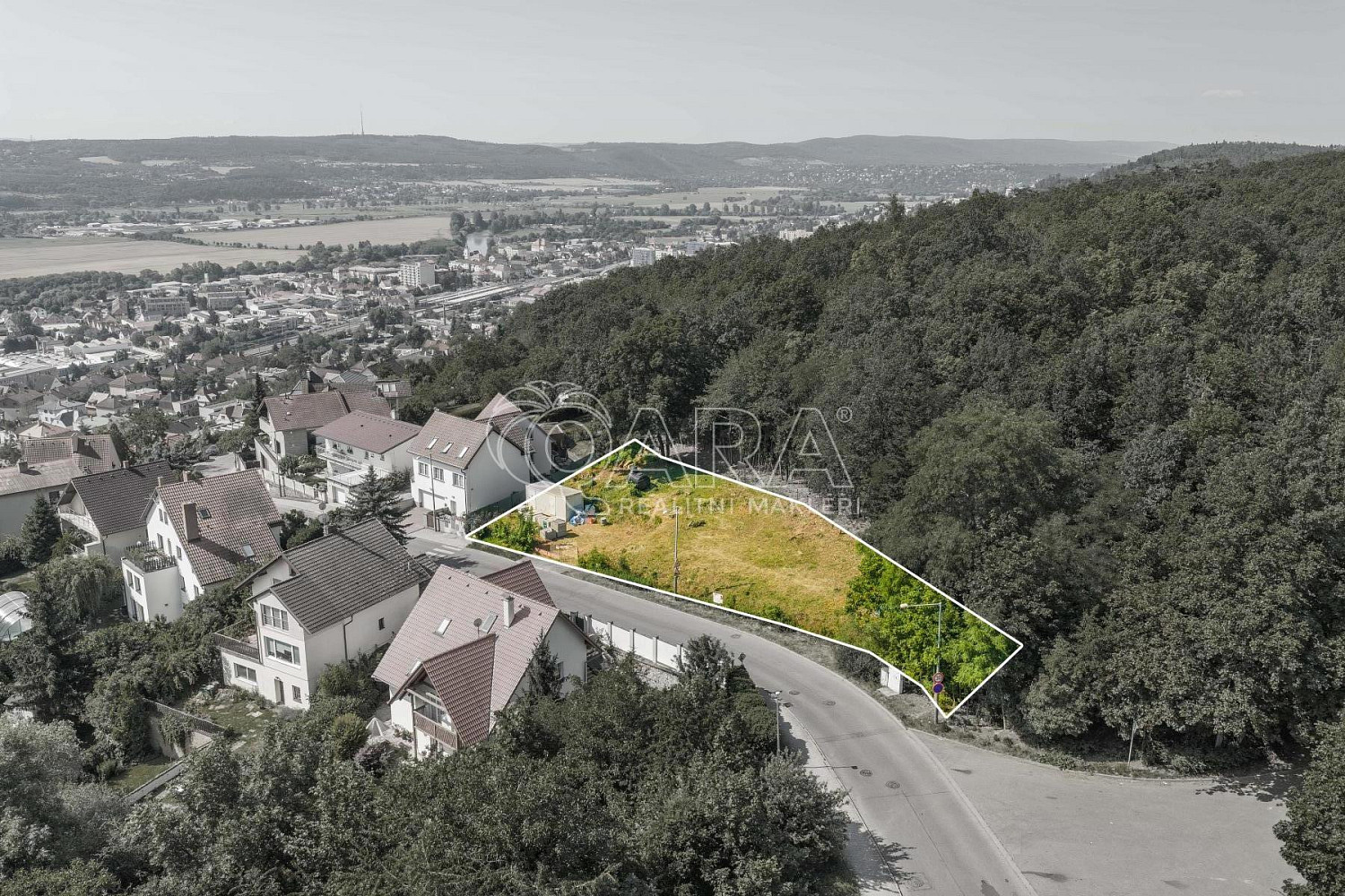 Prodej stavebního pozemku 947 m² – fotografie 2