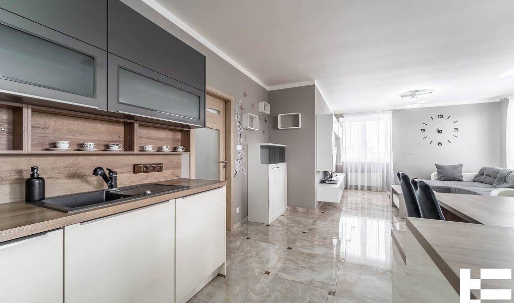 Prodej bytu 4+kk 81 m², Klecany – náhled fotky 22