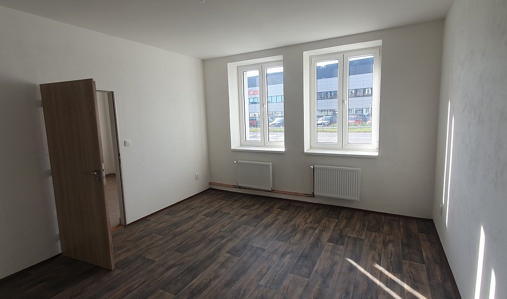 Pronájem bytu 2+1 74 m², Košťany – náhled fotky 12