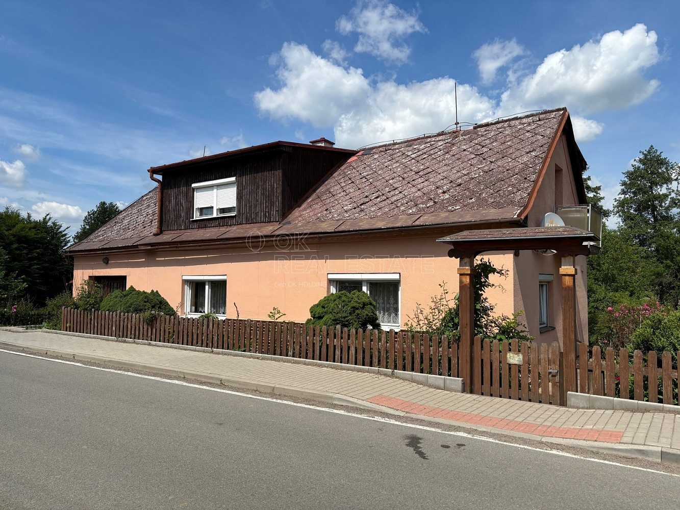 Prodej domu 180 m² s pozemkem 2 504 m²
