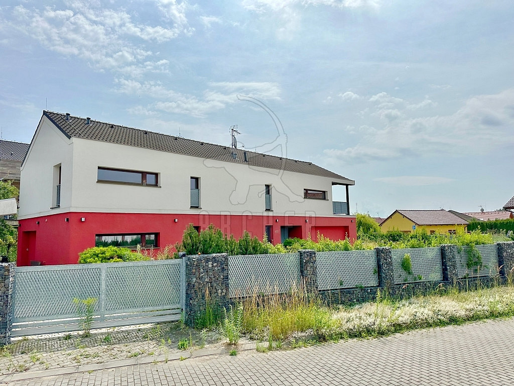Prodej domu 317 m² s pozemkem 832 m²