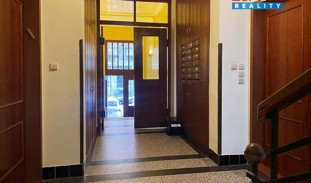 Prodej bytu 2+kk 46 m², Praha – náhled fotky 9