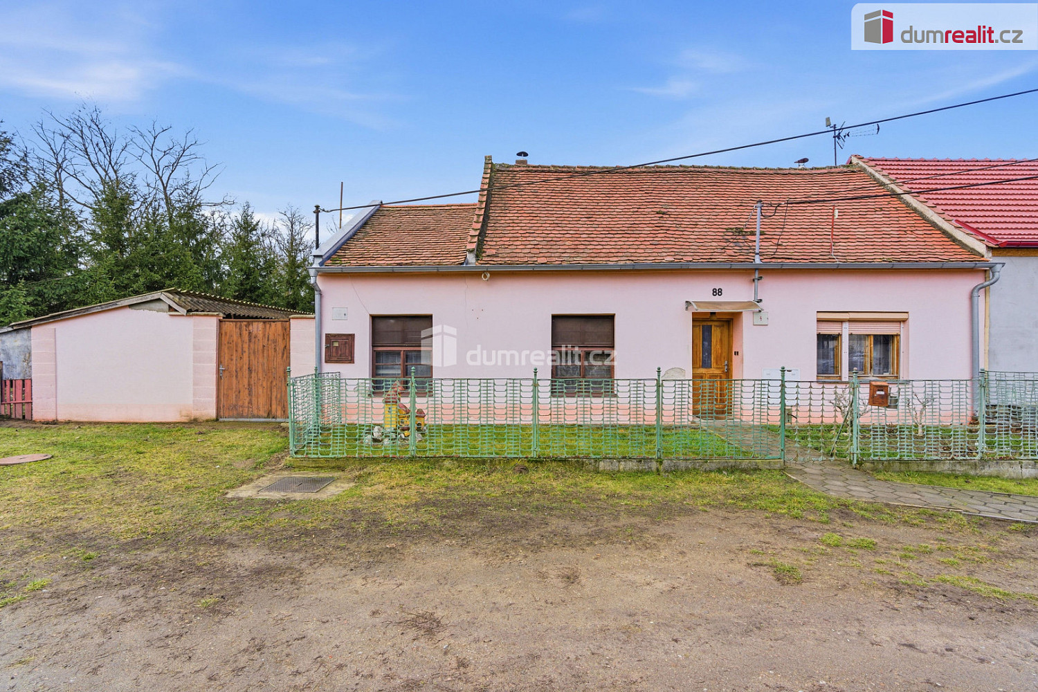 Prodej domu 176 m² s pozemkem 1 047 m²