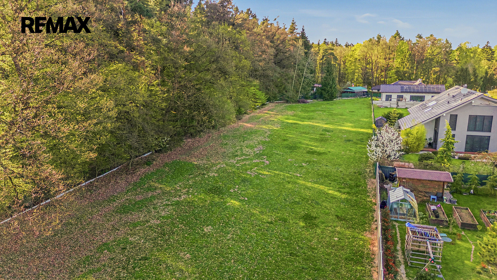 Prodej stavebního pozemku 4 224 m² – fotografie 2