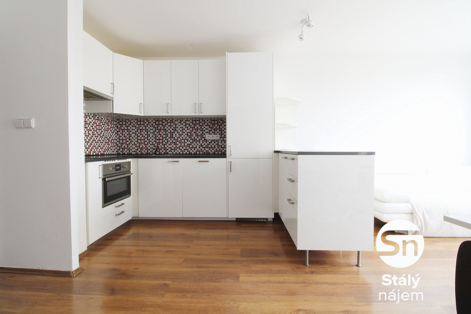 Pronájem bytu 2+kk 41 m² – fotografie 2