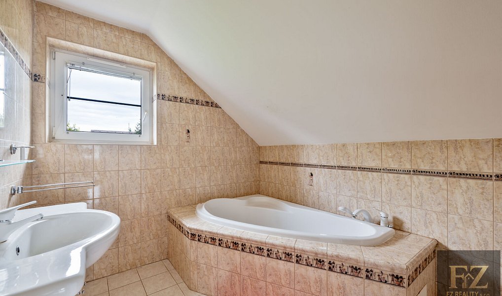 Prodej domu 159 m² s pozemkem 612 m², Litvínovice – náhled fotky 23