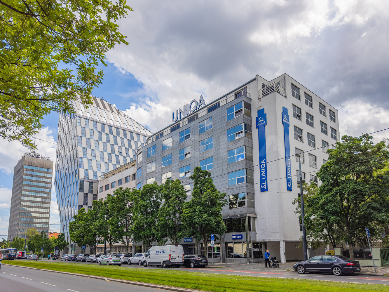 Pronájem kanceláře 614 m²