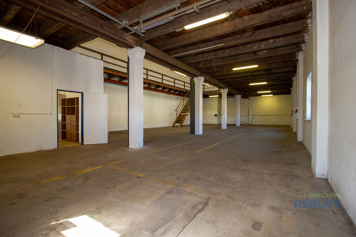 Pronájem skladovacích prostor 526 m²