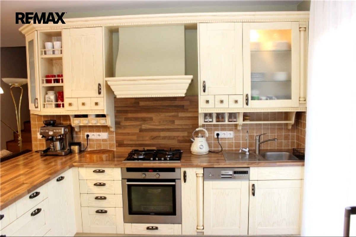 Prodej domu 271 m² s pozemkem 469 m² — photo 2