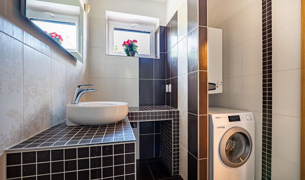 Prodej domu 211 m² s pozemkem 510 m², Rebešovice – náhled fotky 3