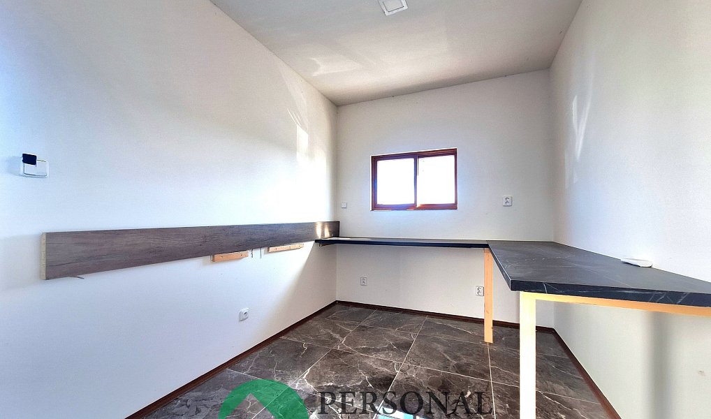 Pronájem obchodních prostor 16 m², Rostoklaty – náhled fotky 4