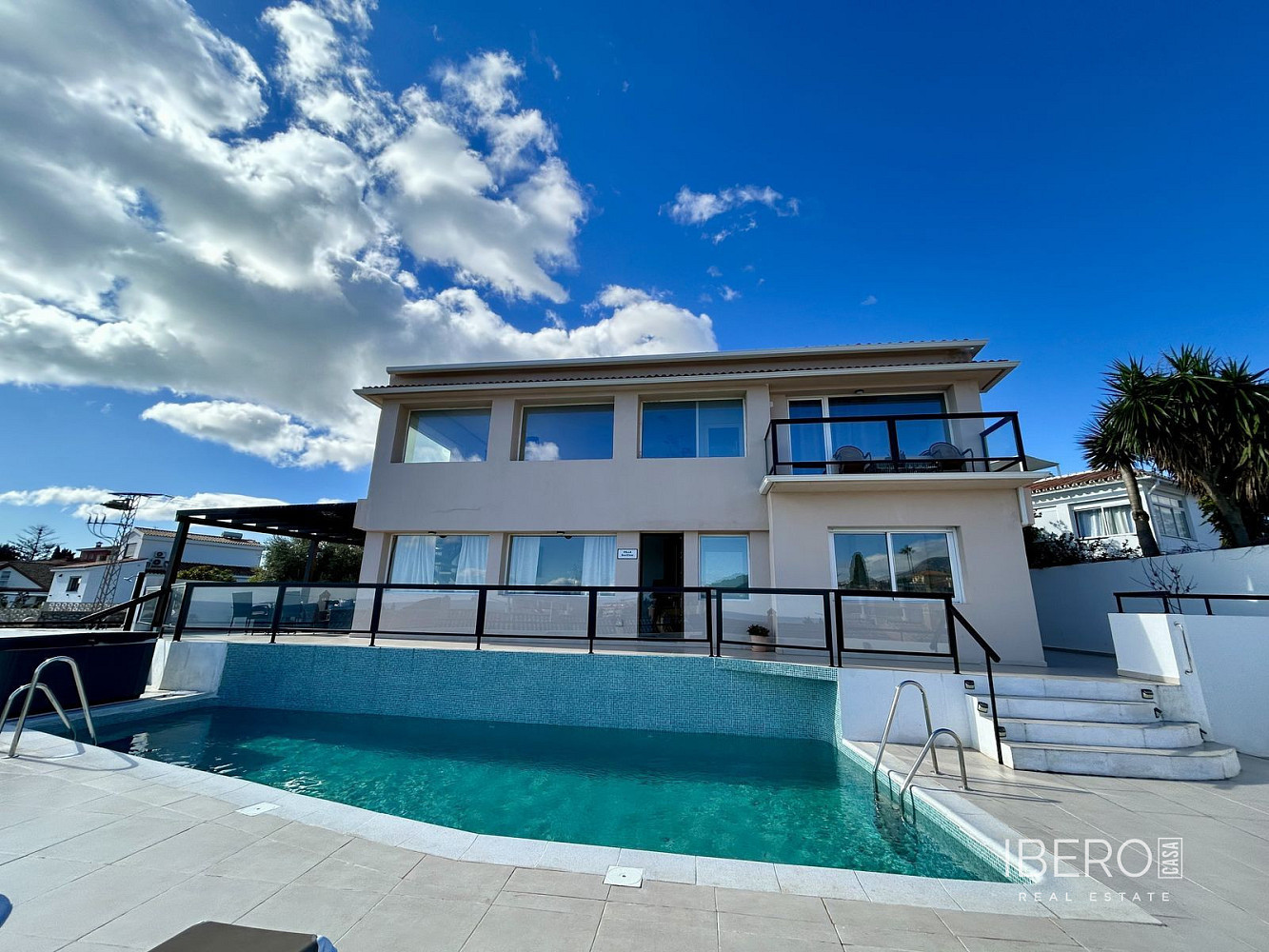 Prodej domu 400 m² s pozemkem 400 m²