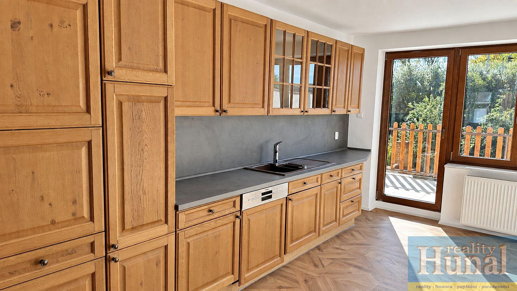 Pronájem bytu 3+kk 66 m²