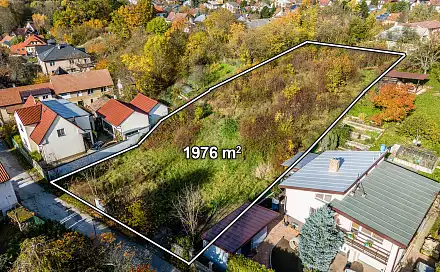 Prodej stavebního pozemku 1 976 m², Praha 9