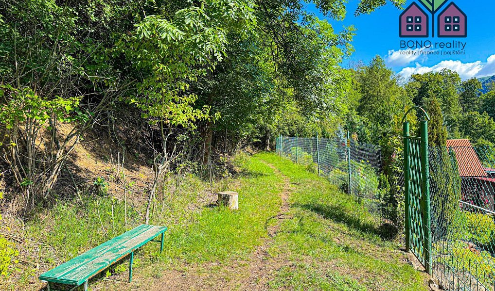 Prodej zahrady 1 002 m², Dolní Zálezly – náhled fotky 3