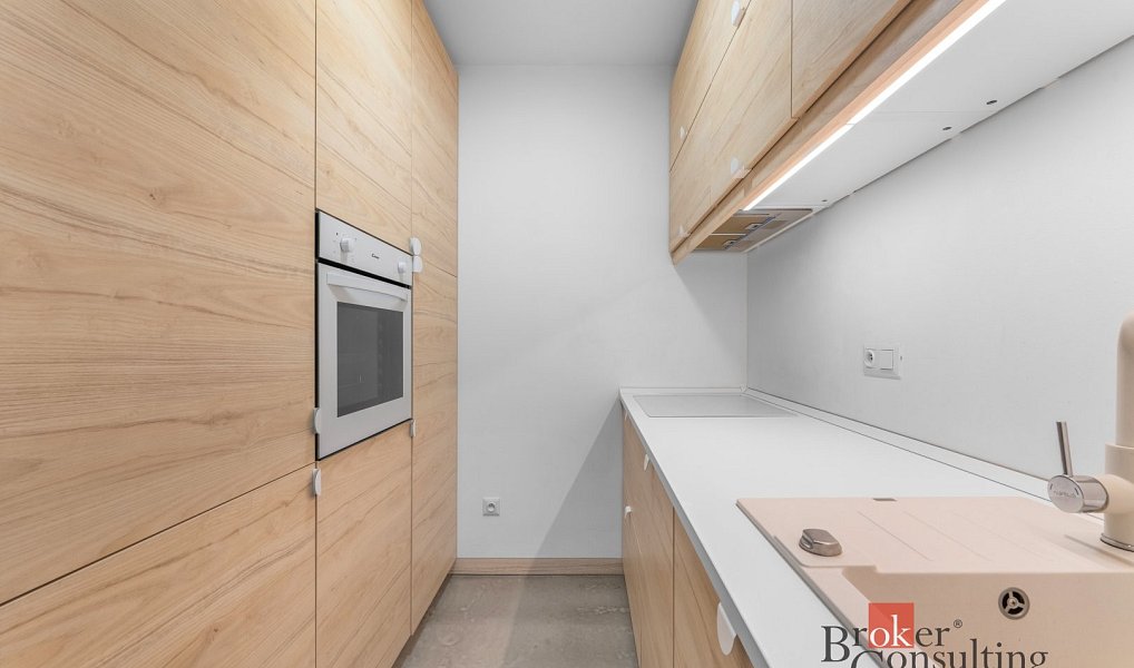 Prodej bytu 2+kk 44 m², Praha – náhled fotky 2