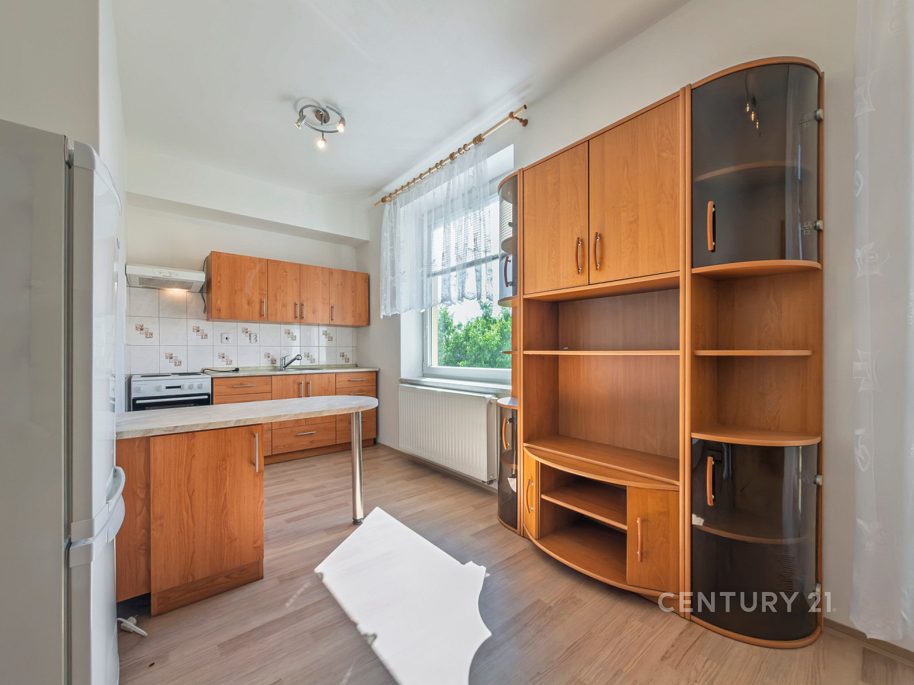 Pronájem bytu 1+kk 32 m² — photo 2