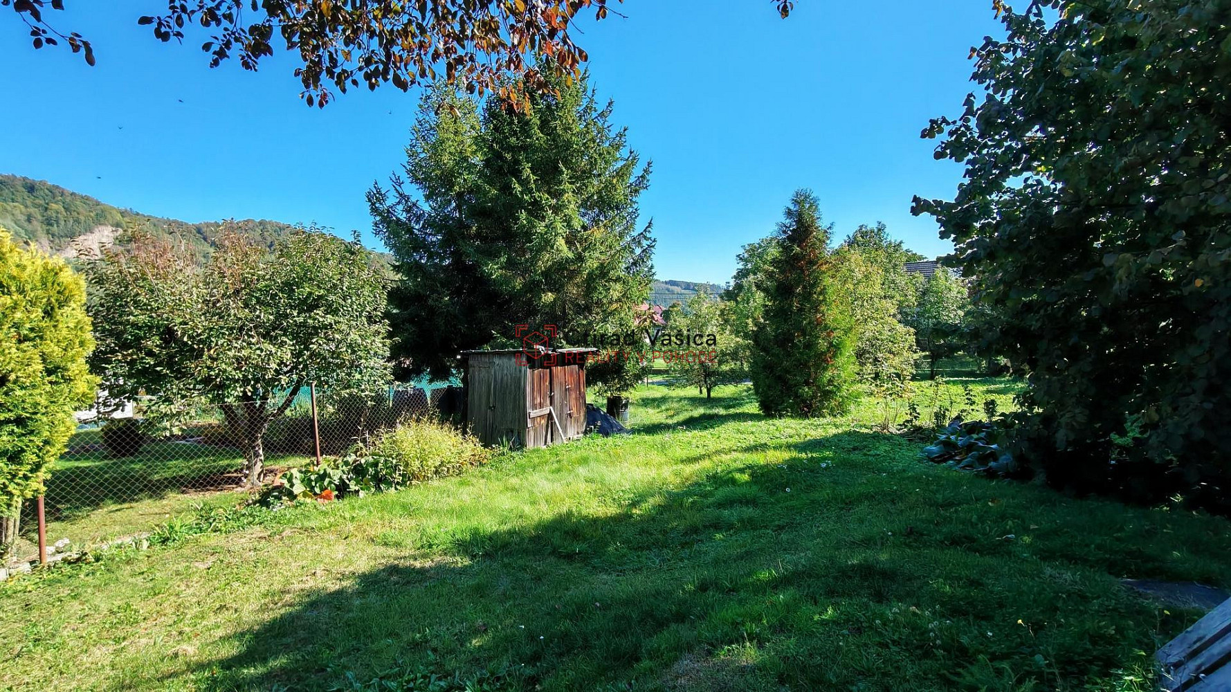 Prodej stavebního pozemku 2 200 m² – fotografie 2