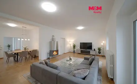 Prodej domu 292 m² s pozemkem 663 m², Jasenná, Praha 9 - Horní Počernice