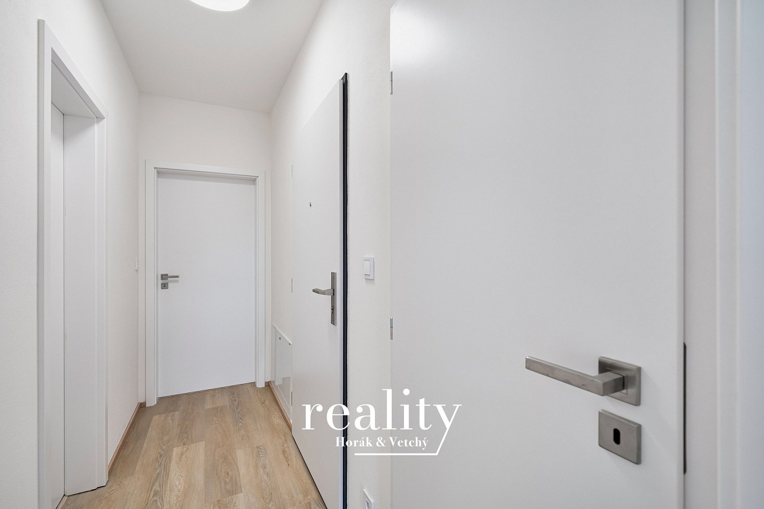 Pronájem bytu 2+kk 49 m² – fotografie 3