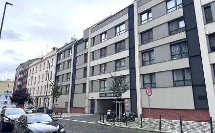 Pronájem garážového stání s vjezdem na DO, V Horkách, Praha 4 - Nusle