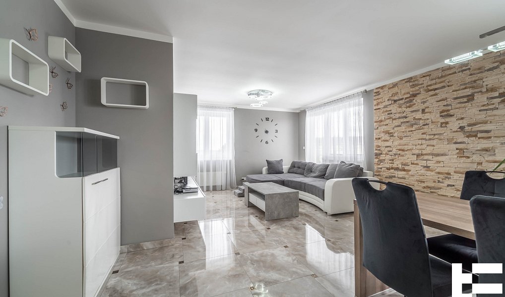 Prodej bytu 4+kk 81 m², Klecany – náhled fotky 23