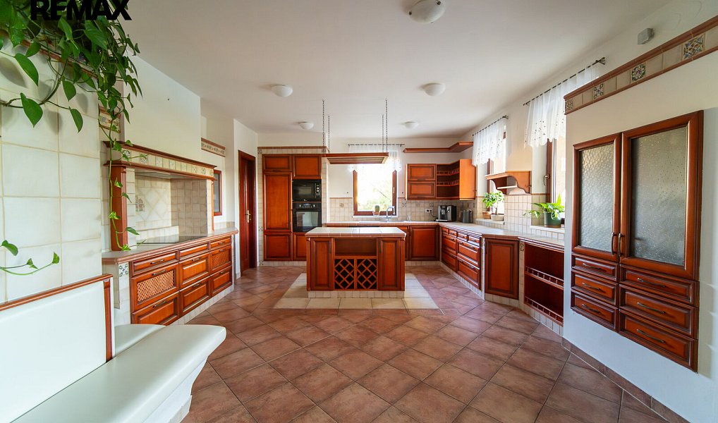 Prodej domu 346 m² s pozemkem 5 794 m², Troubsko – náhled fotky 9