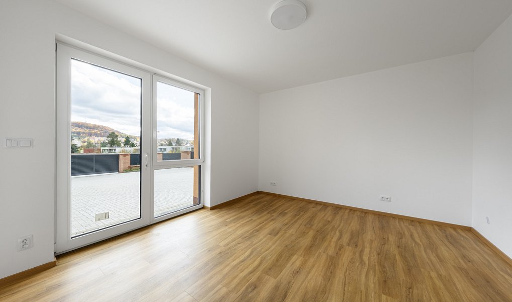 Prodej kanceláře 89 m², Karlovy Vary – náhled fotky 2