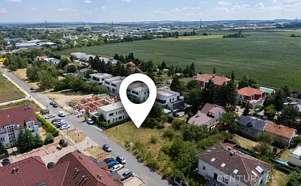 Prodej stavebního pozemku 553 m², Praha